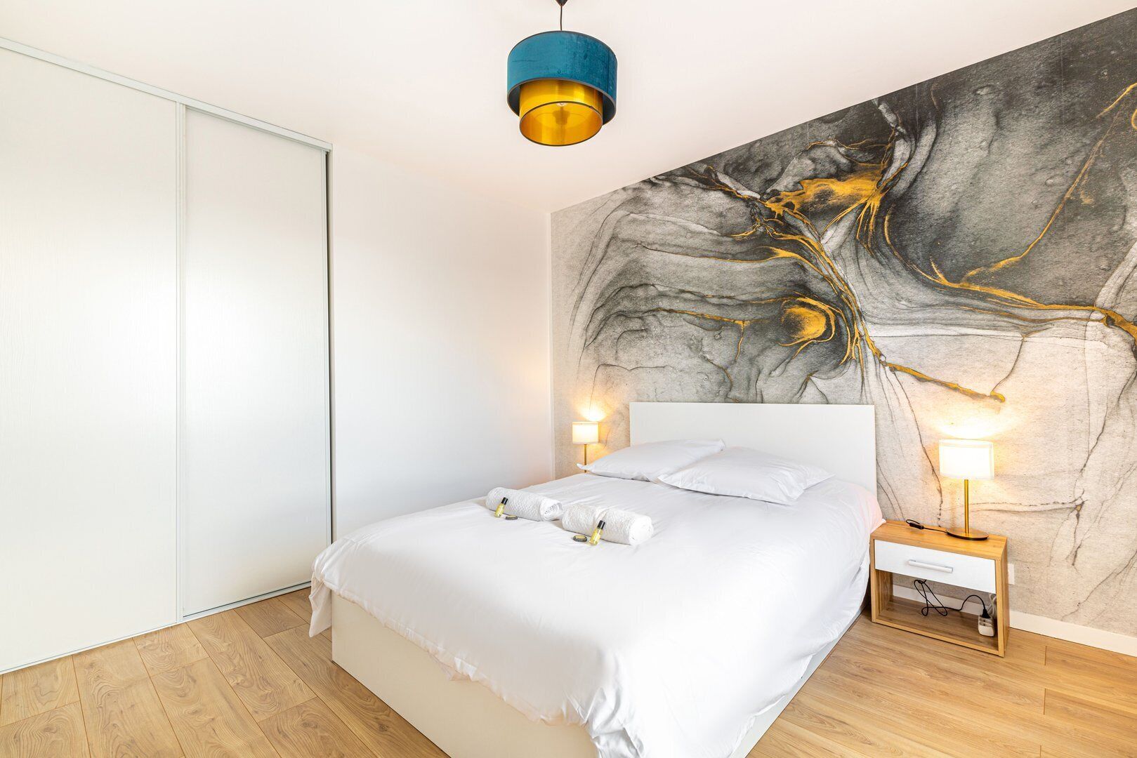 GuestReady - French Kintsugi in Aubervilliers