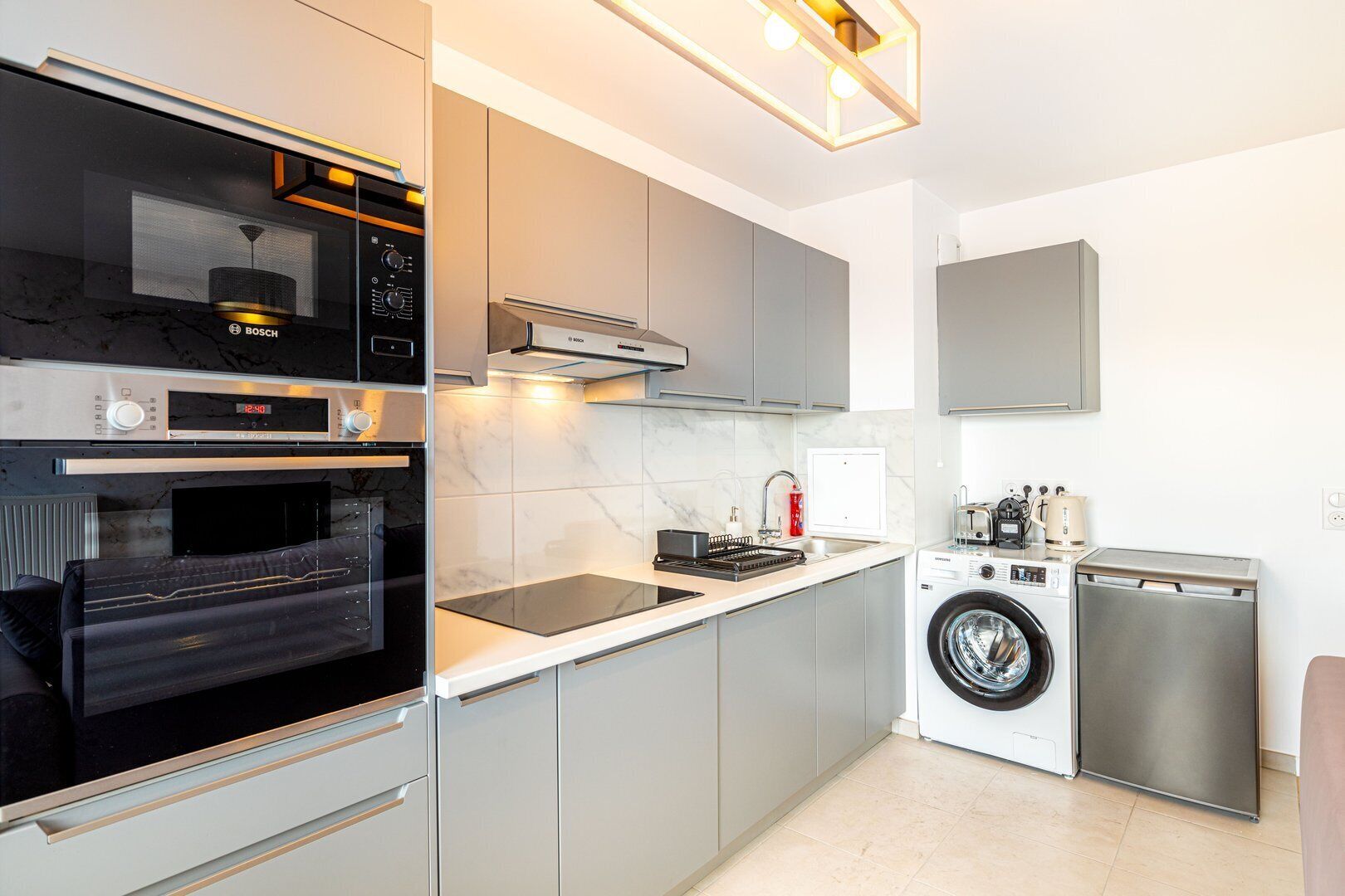 GuestReady - French Kintsugi in Aubervilliers