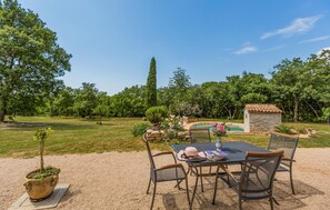 Outdoor dining - Beautiful home in Buje (Buje)