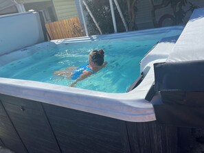 Outdoor spa tub