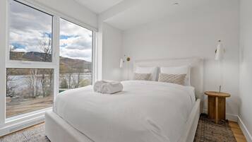 Lago 301 | LOnyx | Individually furnished, free WiFi, bed sheets