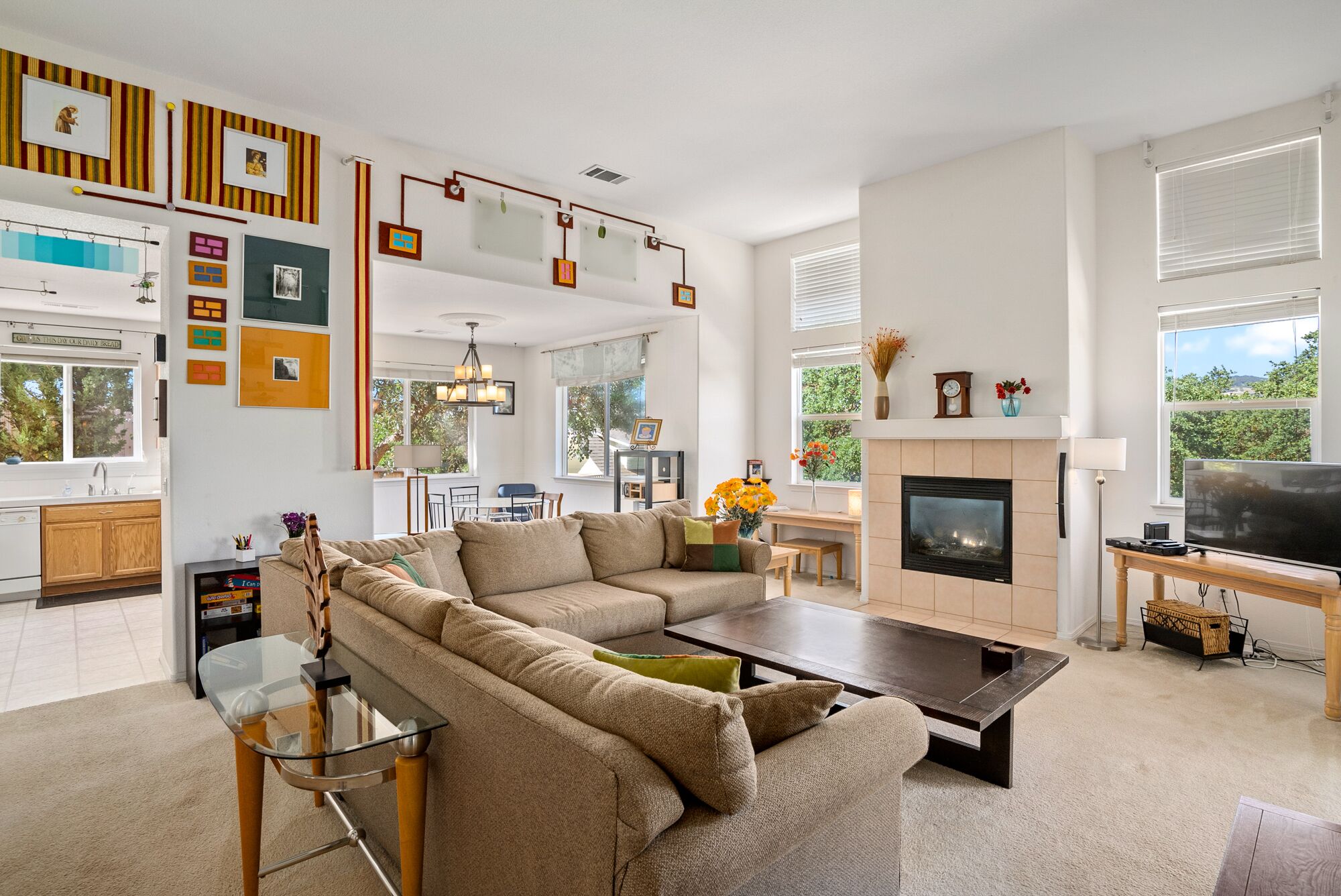 Manzanita Manor-Whimsical art & near downtown