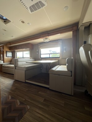 Living area - In the heart of the Florida Keys, near to Sombrero Beach. (Marathon)