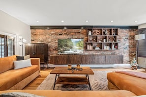 TV, fireplace, offices