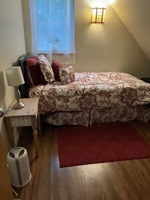 2 bedrooms, iron/ironing board, free WiFi, bed sheets - Caban YnY Coed  “Welsh” Cabin in the Woods No cleaning fee and Taxes all include (Gallia County)