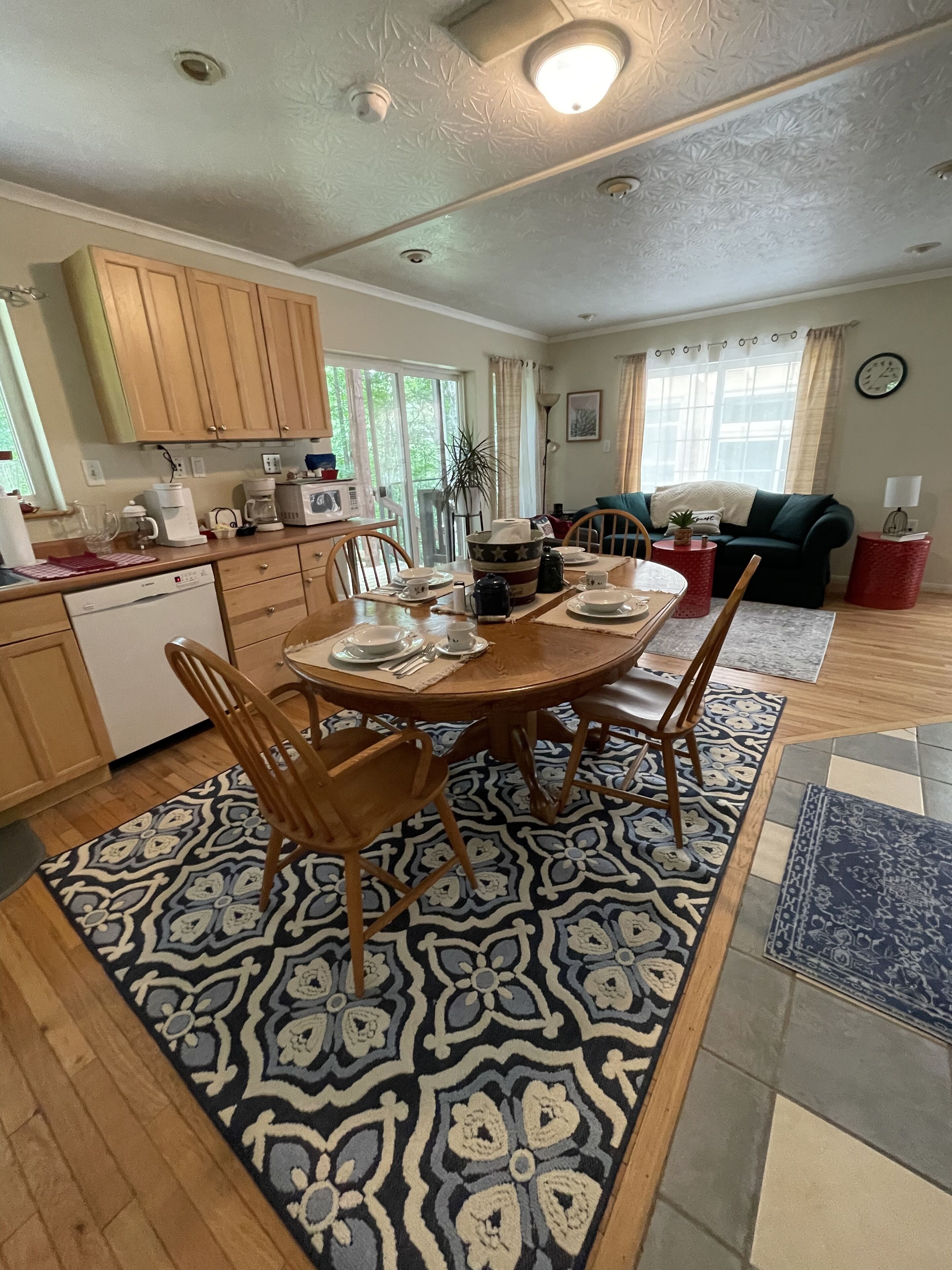 Caban Yn Y Coed  “Welsh” Cabin in the Woods