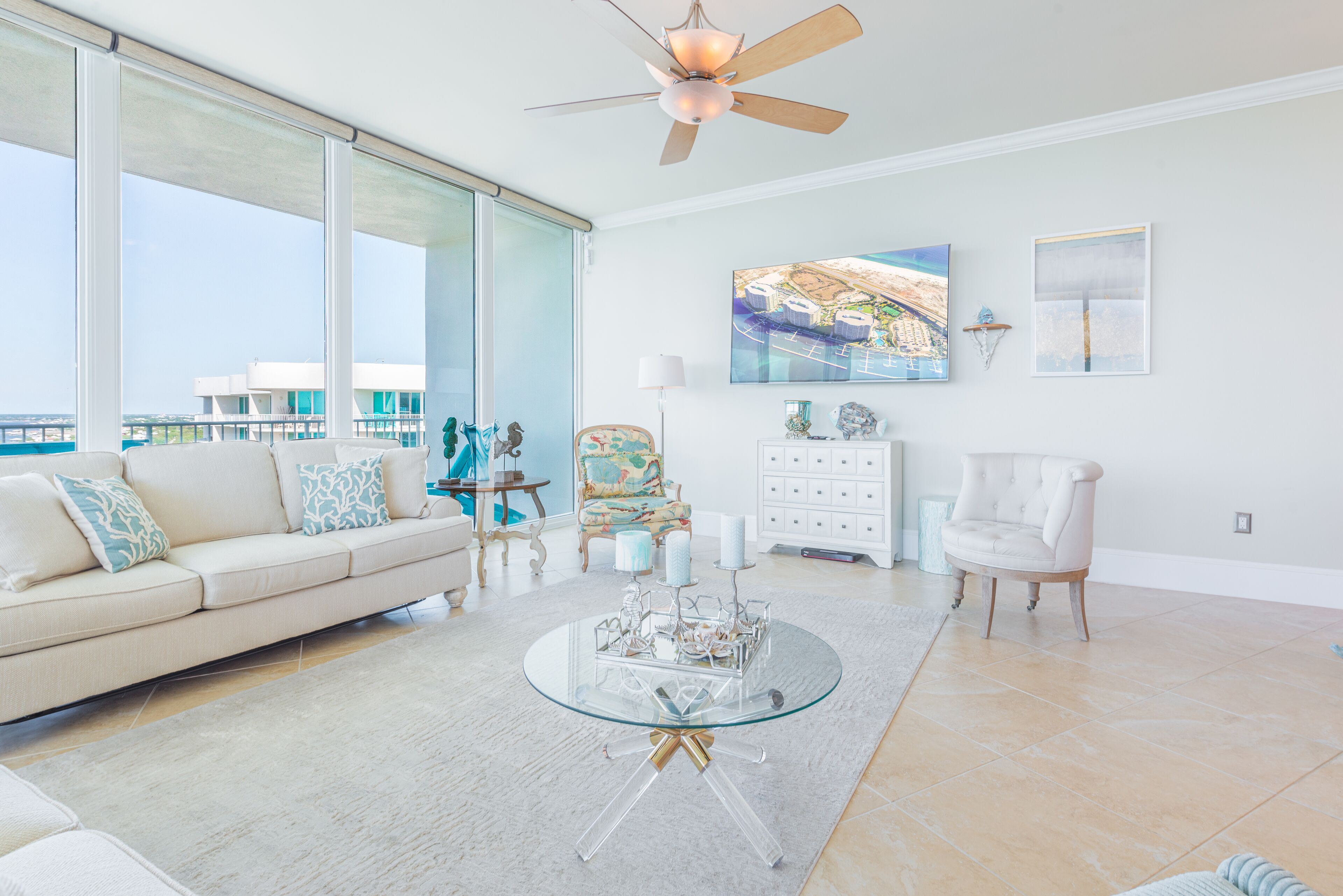 Stunning Penthouse Four Bedroom Condo with Bay and Pool Views. Complimentary Boat Slip!