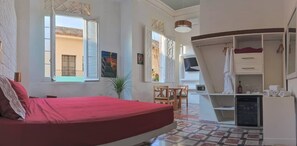 Junior Suite | Hypo-allergenic bedding, minibar, in-room safe, individually decorated