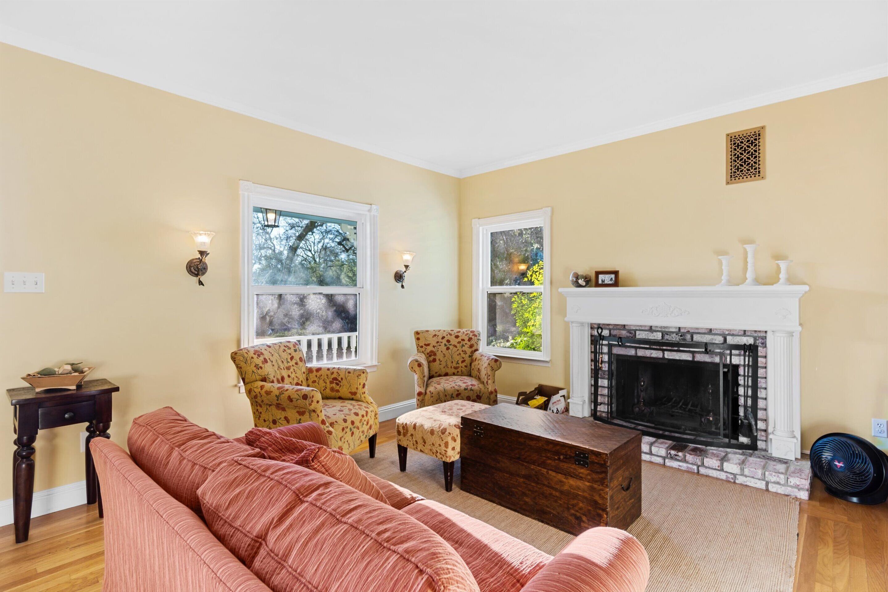Healdsburg, sleeps 10, pool, hot tub, gardens, BBQ, Vineyard Views