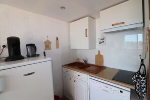 Fridge, microwave, dishwasher