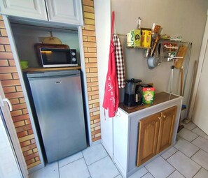 Interior - 2-Bedroom Apartment Close to the Beach, Shops, Entertainment  5CDUSUD1 (CANET PLAGE)