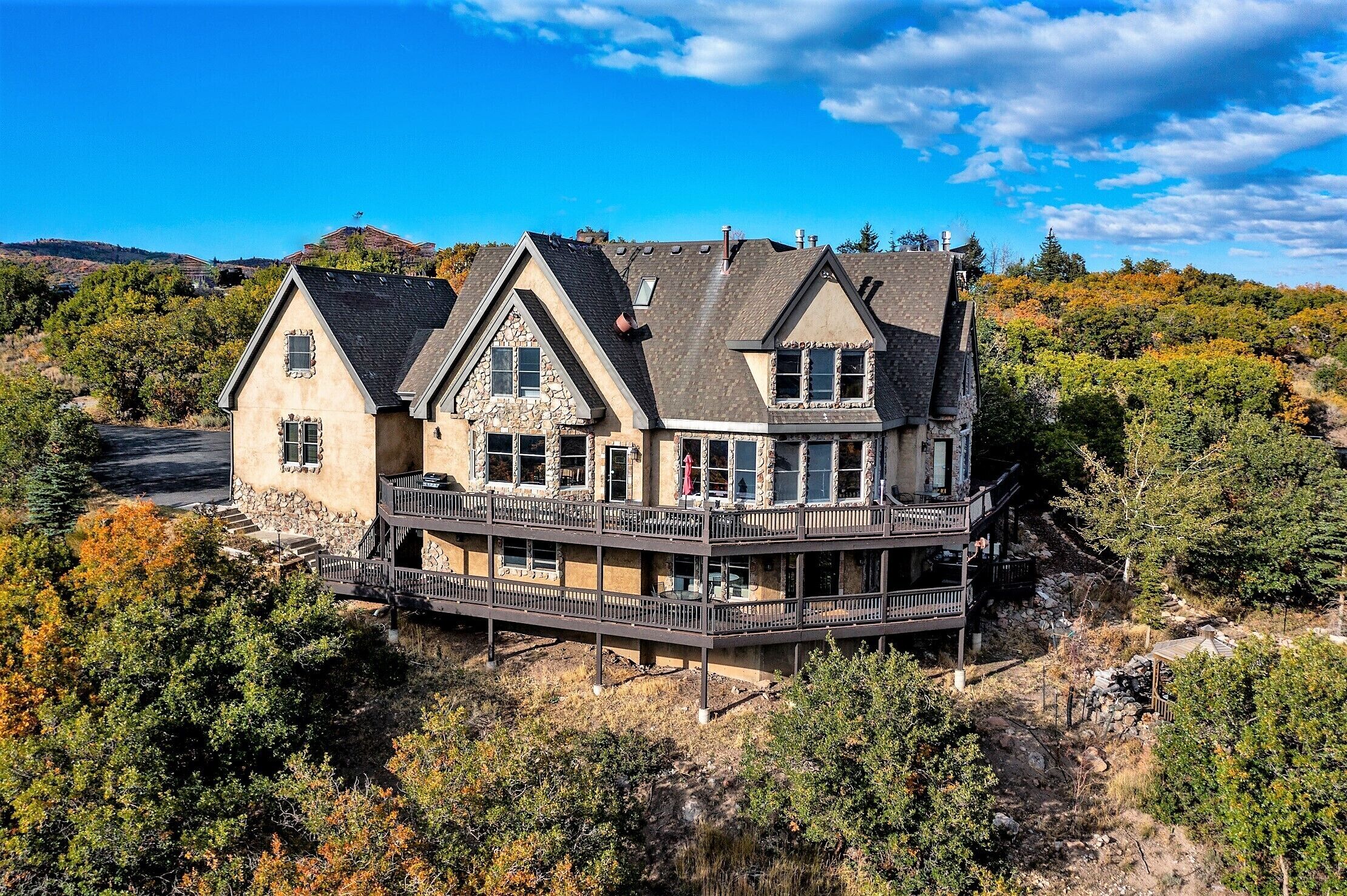 Bella Vista Estate Sleeps 21