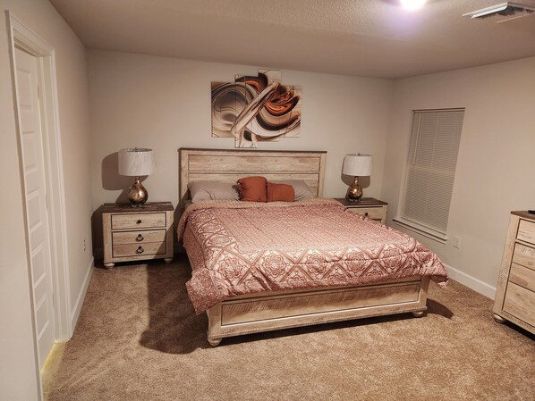 4 habitaciones, tabla de planchar con plancha y wifi gratis