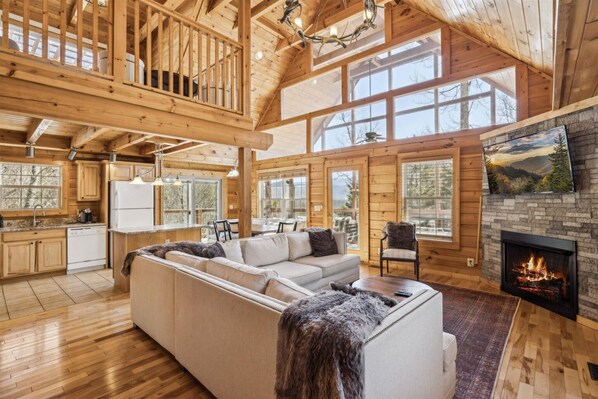 Smart TV, fireplace, table tennis