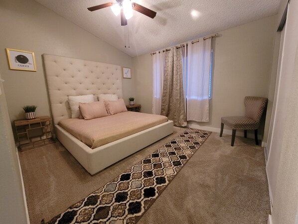 3 bedrooms, internet, bed sheets