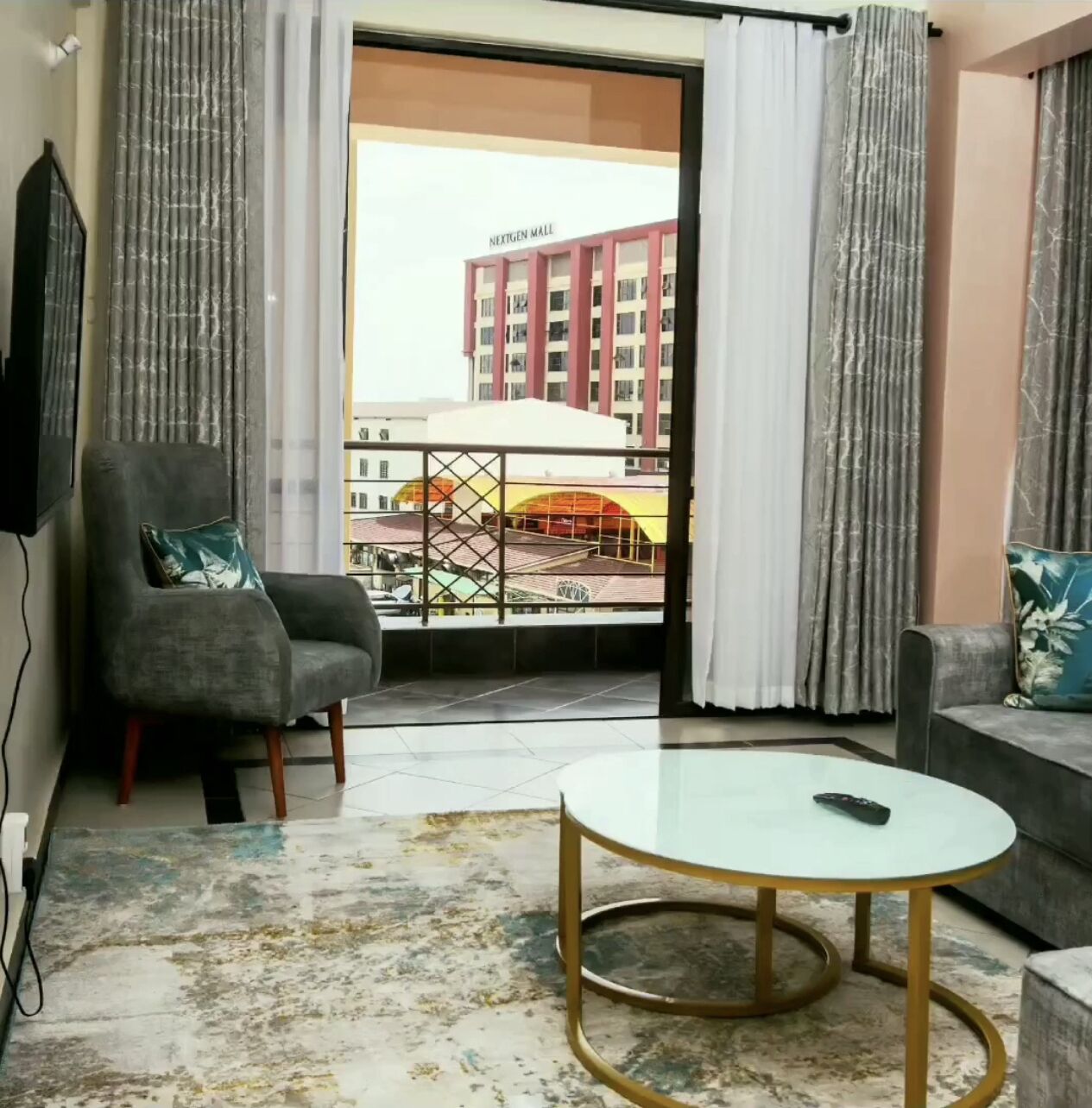 TV connectée, table de tennis de table