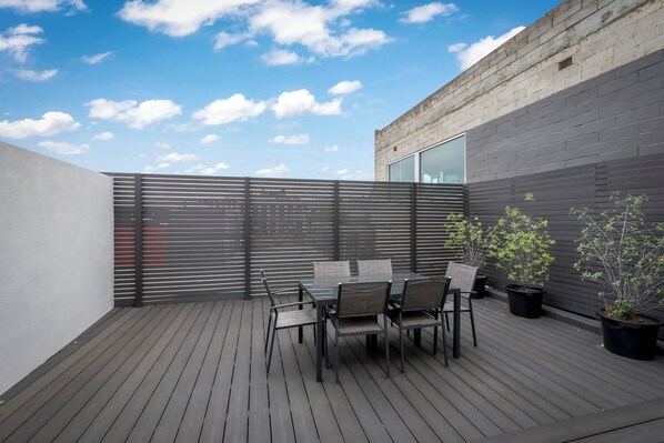 Outdoor dining