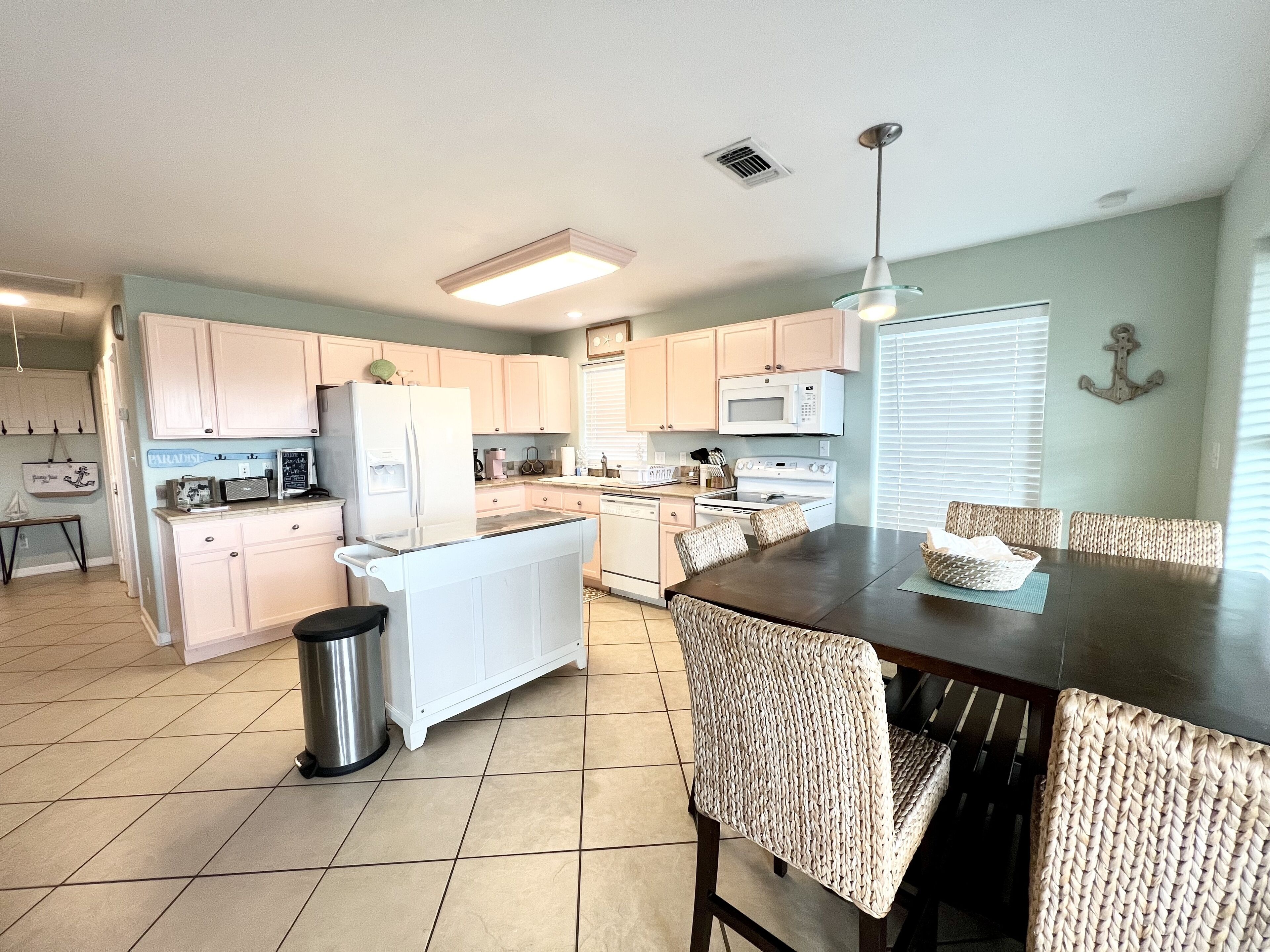 “Reel TipSea”- Bay View! Walk to Beach & Canal!