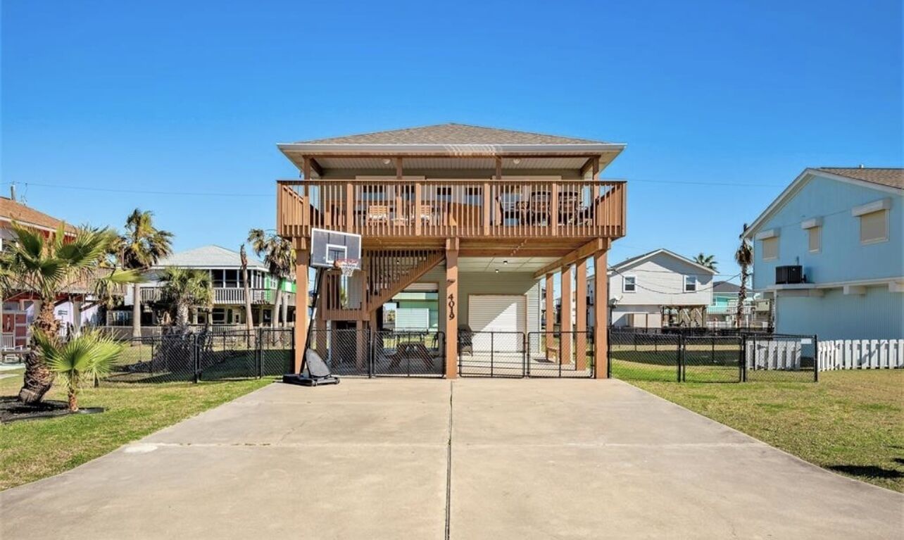 “Reel TipSea”- Bay View! Walk to Beach & Canal!