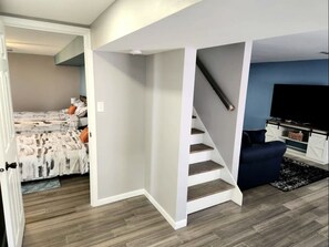 4 Schlafzimmer, Schreibtisch, Bügeleisen/Bügelbrett, Reisekinderbett