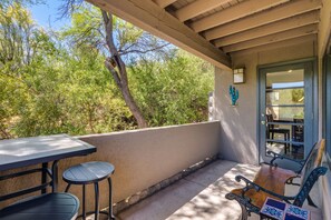 Property grounds - Casa de la Paloma -  Peaceful Golf Course Luxury Retreat (Tucson)