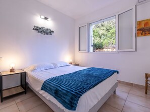 2 chambres, fer et planche à repasser, accès Internet