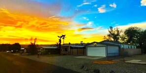 Exterior - Walk to Water - Close to Boat Launch - Rotary Park - Garage - Bring Boat & Toys! (Bullhead City)