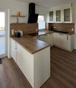 Unclassified image, 5 of 13, button