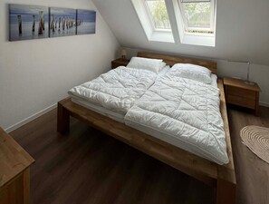 3 bedrooms, iron/ironing board, WiFi