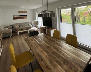 Unclassified image, 2 of 13, button