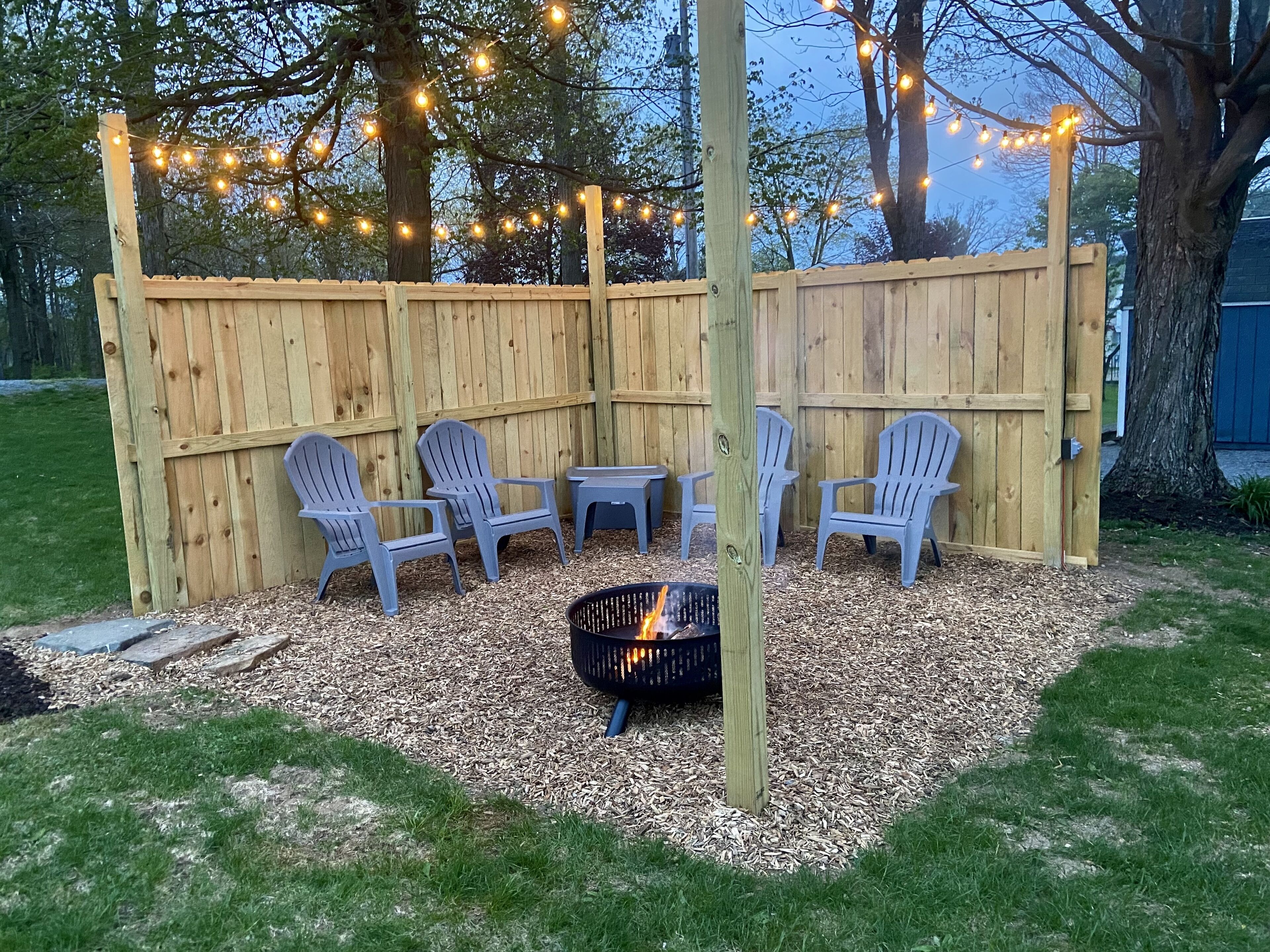 Country Getaway, 2- bedroom, Jacuzzi, fire ring