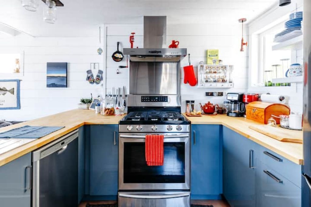 Contemporary Saltbox on The Labrador Sea - 1 hr from St. John's