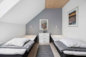2 bedrooms, free WiFi - Holiday apartment with pool on Bornholm (Gudhjem)