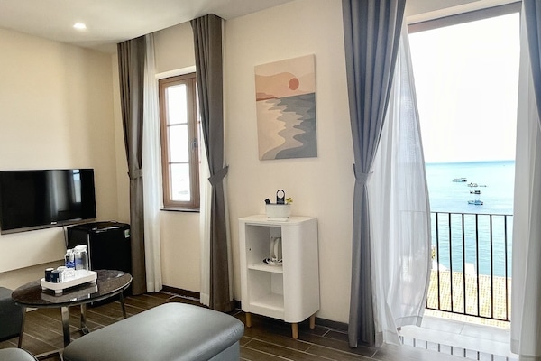 Dobbeltrom – deluxe | Minibar, lydisolert, strykejern/-brett og wi-fi (inkludert)