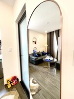 Quarto casal ou duplo luxo | Banheiro | Chuveiro, chuveiro com efeito de chuva, secador de cabelo, chinelos