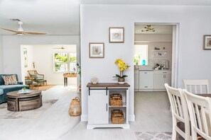 Smart TV, ping pong - Villa Aqua Azzurra. Pool Heater. Kids Welcome (Satellite Beach)