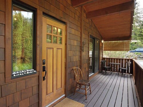 The Rocky Knoll | Garden View | Pet Friendly