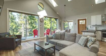 Oceanfront & Amazing Views | Pet Friendly| 2bdrm