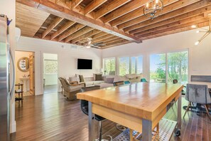 Smart TV - Beautiful Lake Michigan view + Private beach (South Haven)