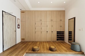 Reception - pickle alley 8 (Tainan)