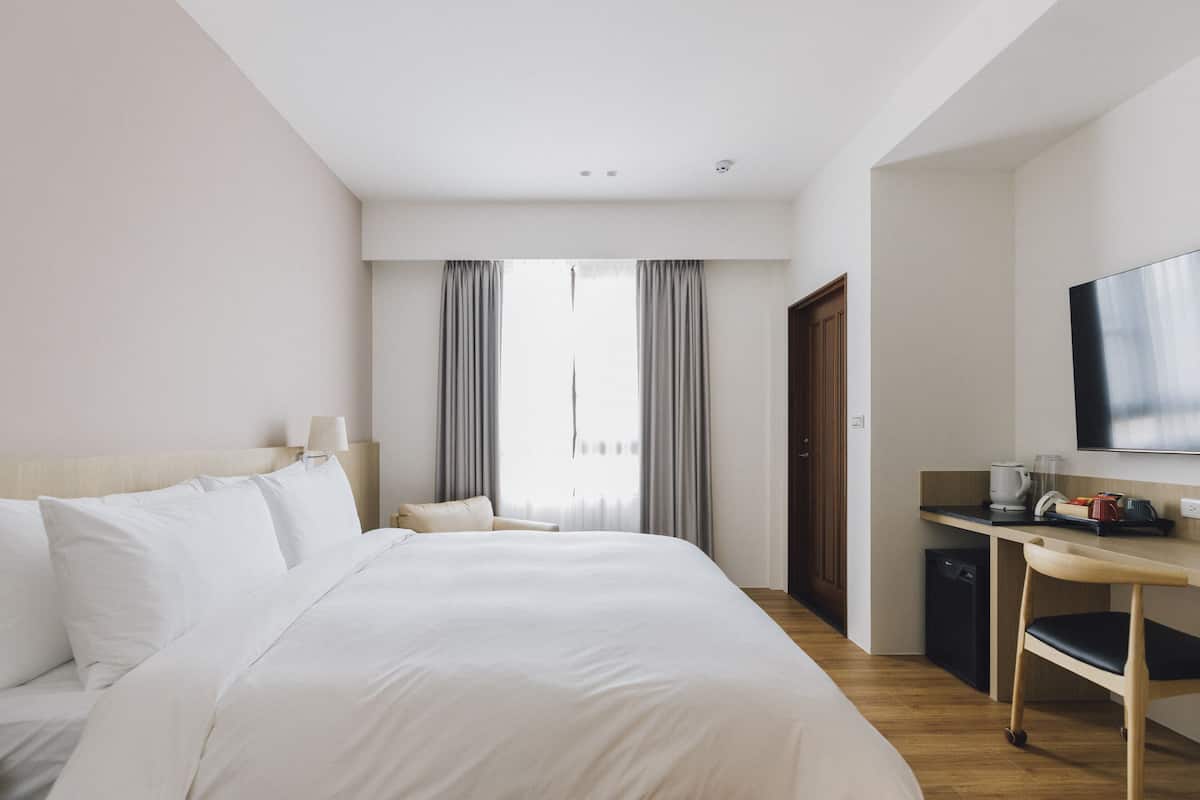 Elite-Doppelzimmer | Daunenbettdecken, Betten mit Memory-Foam-Matratzen, kostenlose Minibar