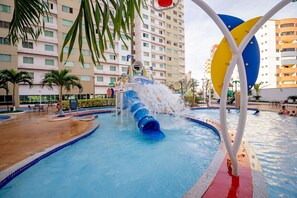 6 outdoor pools, pool umbrellas, pool loungers - RIVIERA PARK - JC TEMPORADA (Caldas Novas)