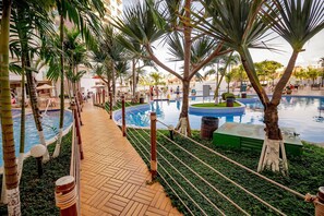 6 outdoor pools, pool umbrellas, pool loungers - RIVIERA PARK - JC TEMPORADA (Caldas Novas)