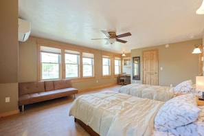 2 habitaciones, escritorio, tabla de planchar con plancha y wifi gratis 