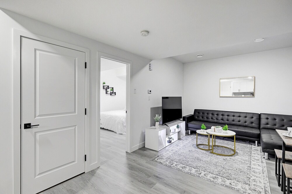 10 Mins to West Edmonton Mall *BRAND NEW HOME*