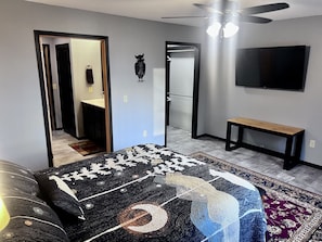 5 chambres, lit parapluie, Wi-Fi, draps fournis