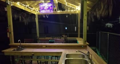 Menas Retreat: Close to beaches, night life, and relaxation