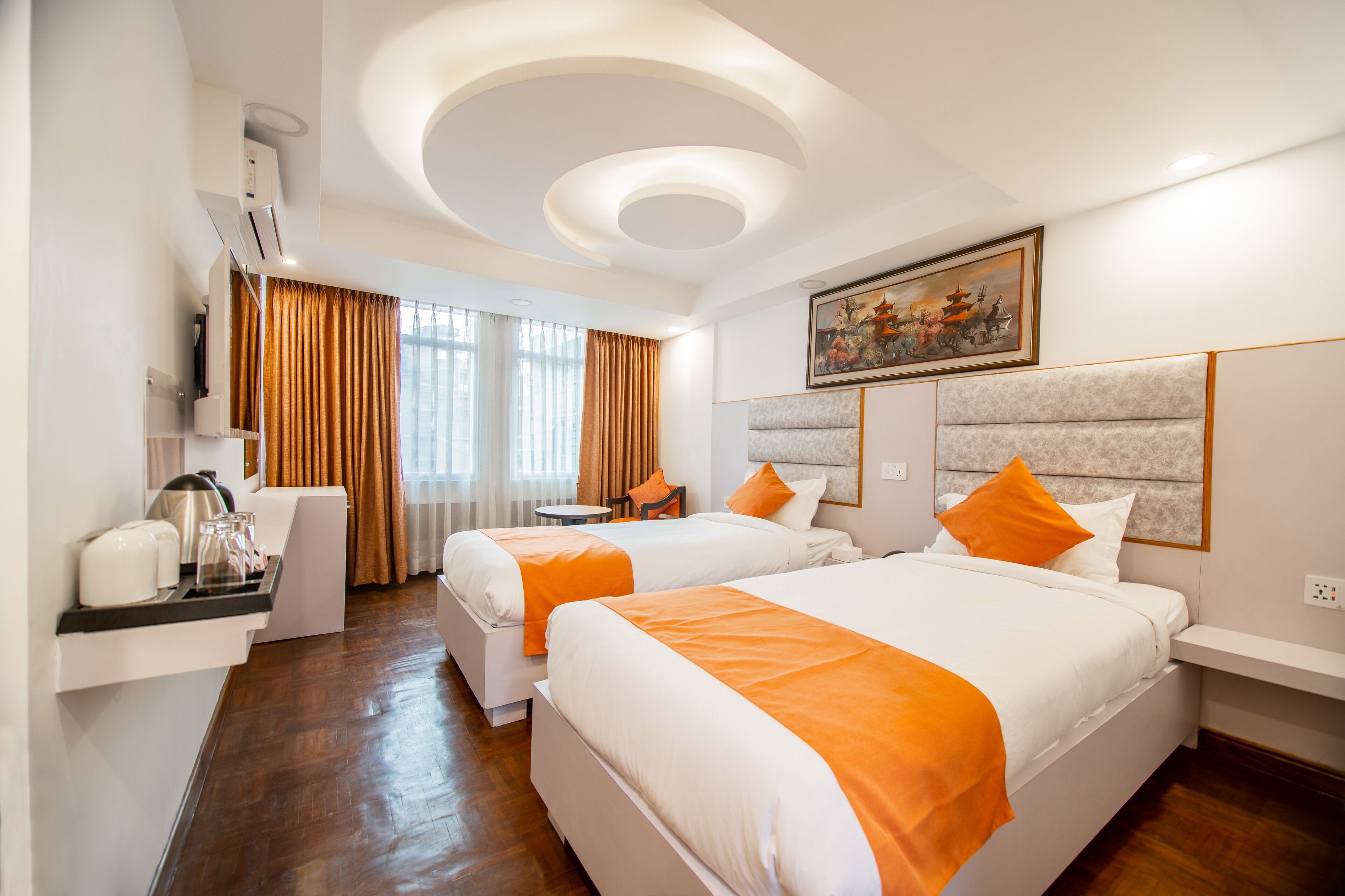 Habitación Deluxe con 2 camas individuales | Ropa de cama de alta calidad y escritorio 