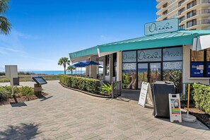 Property grounds - Edgewater Villa 1704, Top Resort, Beach Tram, Gated sleeps 4 (Panama City Beach)