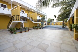 含每日吃到飽早餐